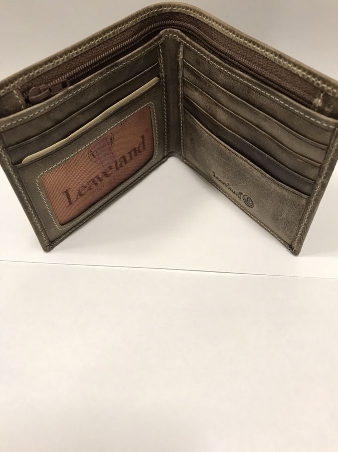 louis vuitton mens wallet for Sale in Parlier, CA - OfferUp