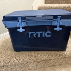 RTIC Cooler- BRAND NEW- 32 quart- blue