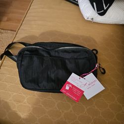 New Isac Mizrahi Fanny Pack Blk