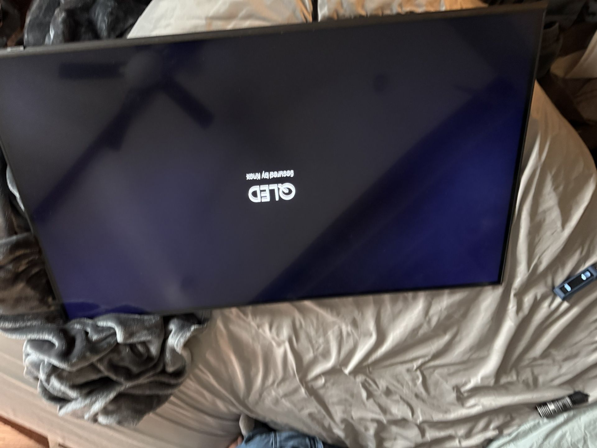 Samasung Class Q60C QLED 4K Smart TV (2023) $500 Tv For $120