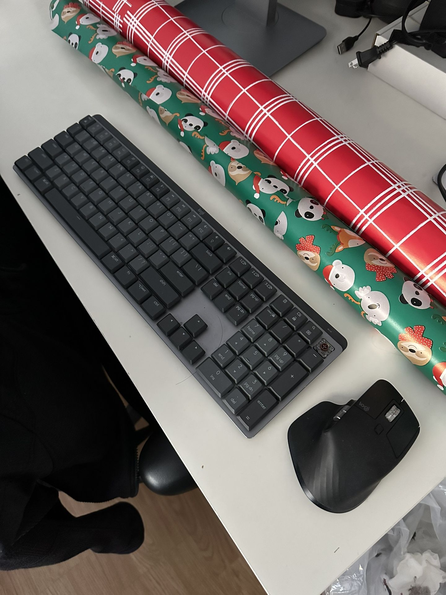 Logitech MX Mechanical Full-size Keyboard (Browns) + MX Master 3S Wireless Mouse