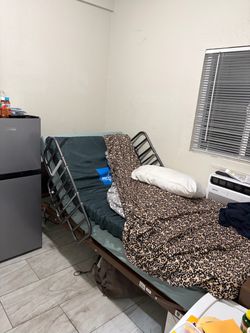 Hospital bed/ Electric