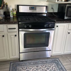 Whirlpool Gas Oven & Dishwasher