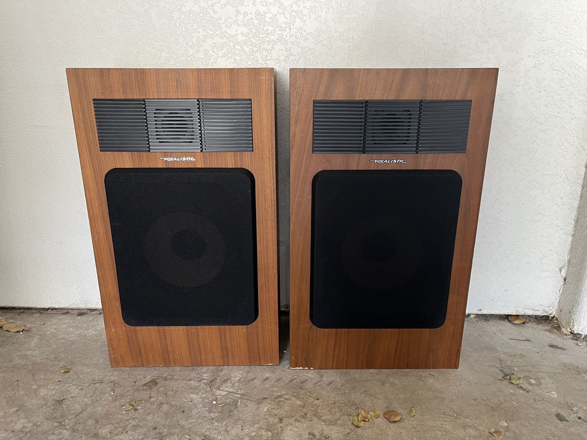 Realistic 2-way Vintage Speakers (MC-2000)