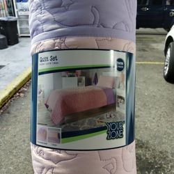 Girl Quilt With Match Sham 