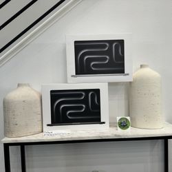 16” Apple MacBook Pro M3 Pro Chip 18gb 512gb Latest Model