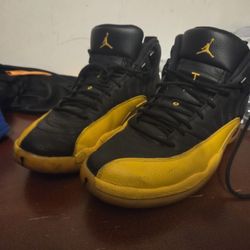 JORDAN 12 University Gold 
