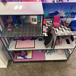 LOL dollhouse
