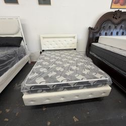 MODERN FULL SIZE BED + MATTRESS DEAL