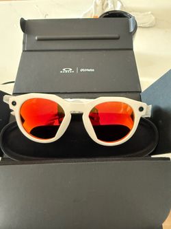Brand New Oakley Meta Glasses