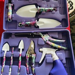 New Complete Gardening Tool Kit