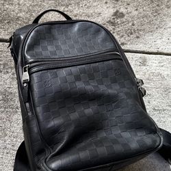 Louis But took Backpack 