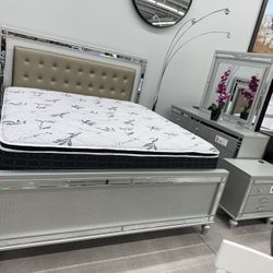 4pc King Bedroom Set ✨ LED Light ✨  