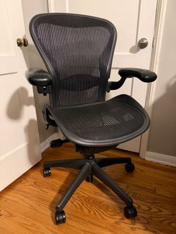 Herman Miller Aeron fully loaded size B in excellent condition
