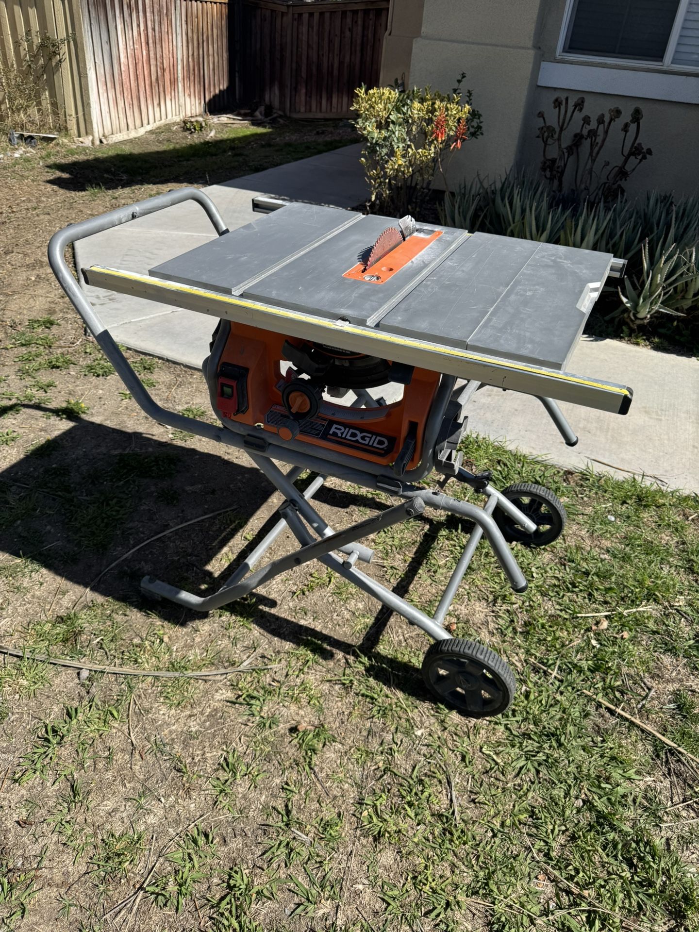 10” Table Saw With Stand