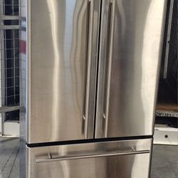 Maytag French Door Refrigerator (Like New)