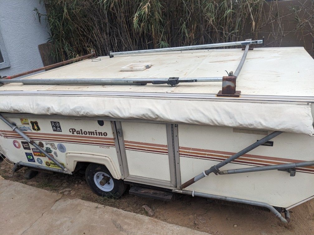 1985 Palomino Stallion Pop Up