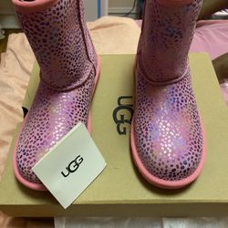 Ugg , classic , spots , size 6