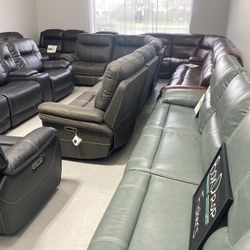 NEW FURNITURE (Sectionals & Couches)