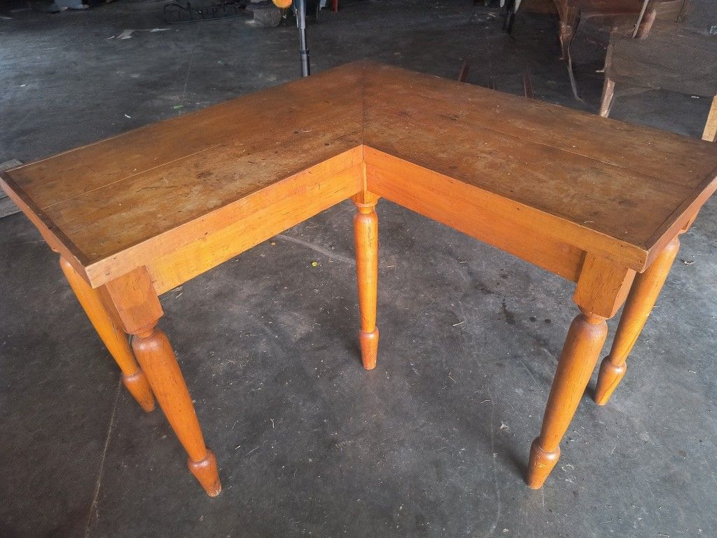 Corner Desk/Table