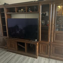 Tv entertainment center