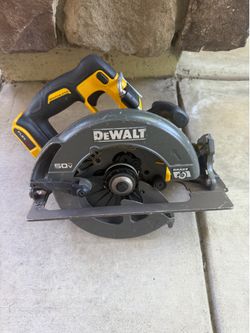 DEWALT FLEXVOLT 60V MAX Cordless Brushless 7-1/4 in. Circular Saw w/ Brake