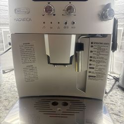 Delonghi Magnífica coffe machine