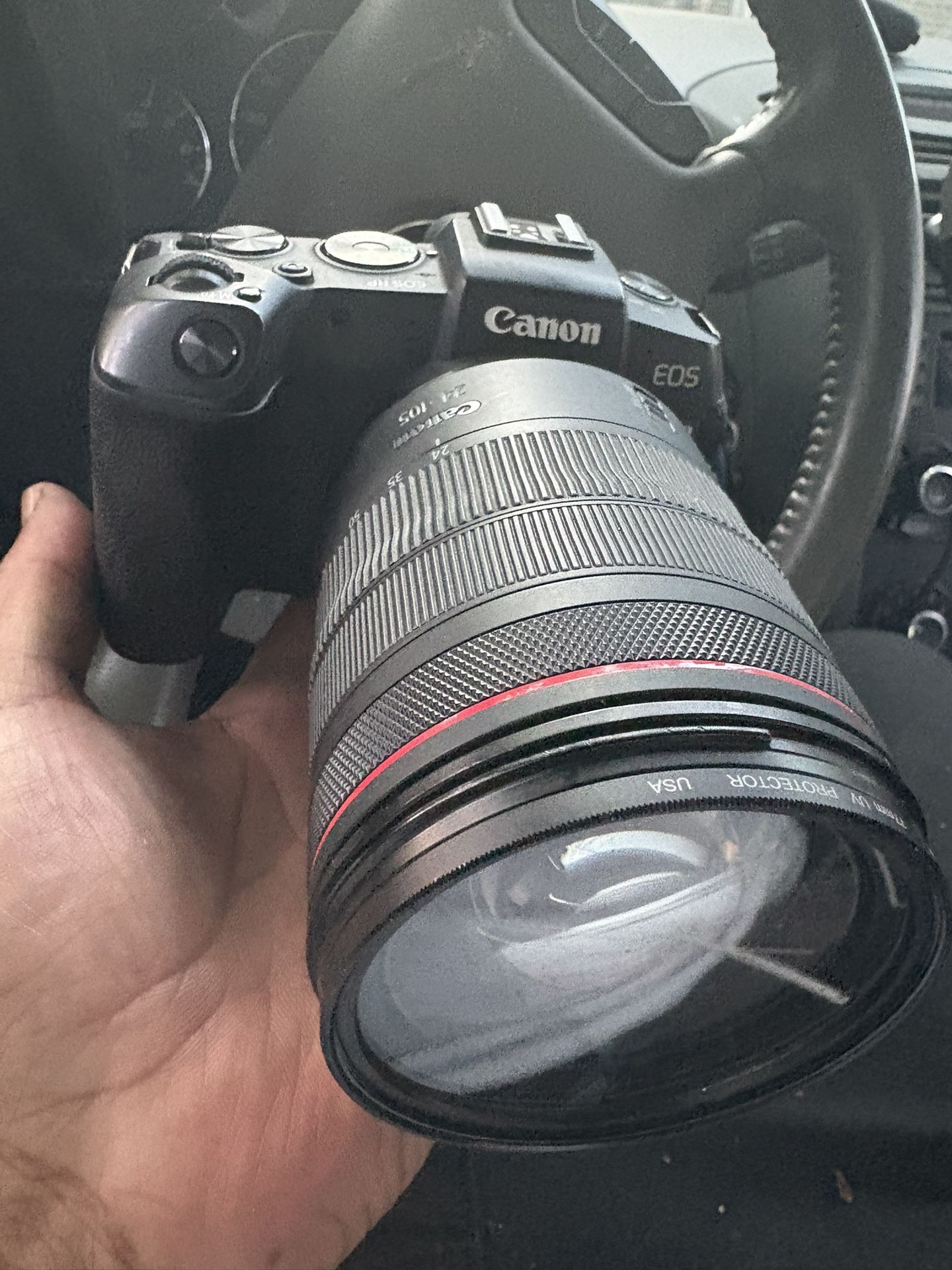 Canon EOS (R) Camera 