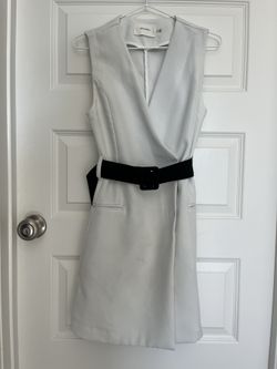 Size S Elegant White Sleeveless Dress with Belt Above Knee Length