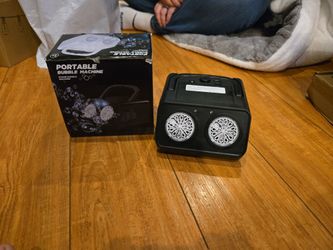 4 Bubble Machines 