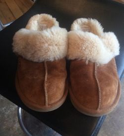 Women's ugg slippers