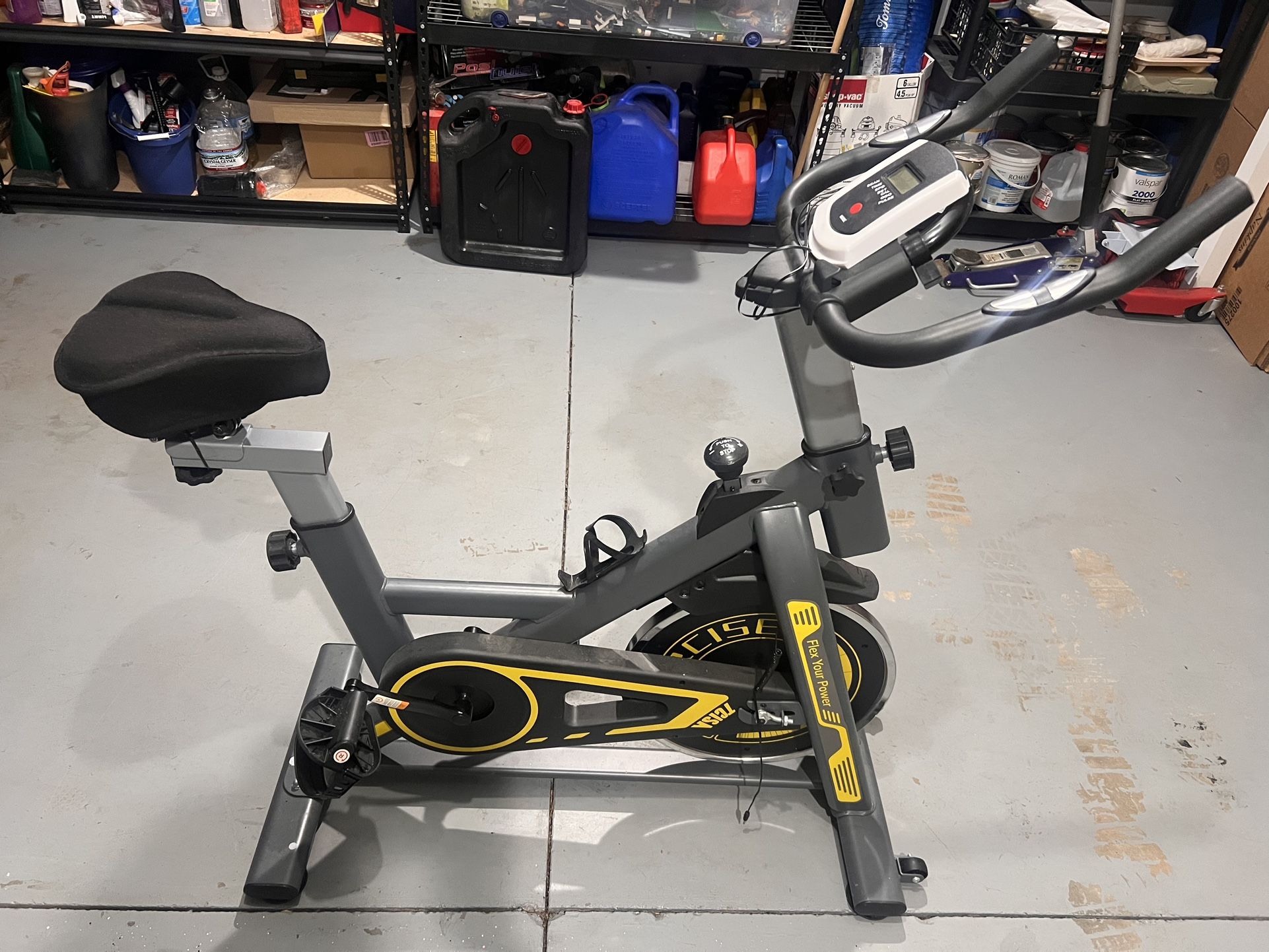 WCT Fitness Spinning Bike with a 13kg flywheel
