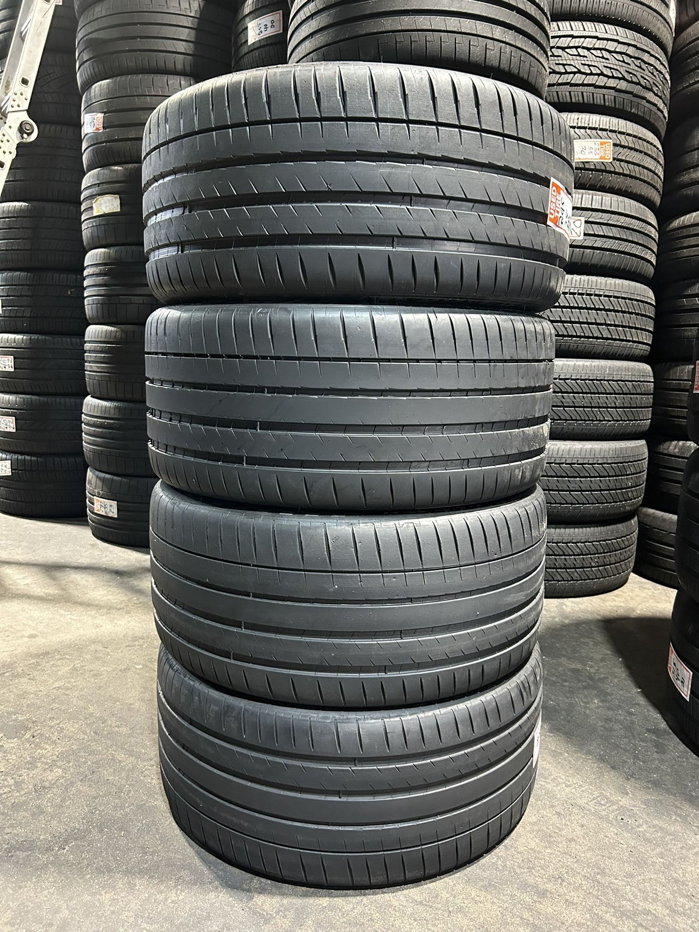 SET OF 4 USED TIRES MICHELIN PILOT SPORT 4S…295/35/21