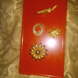 Four Vintage Brooches 