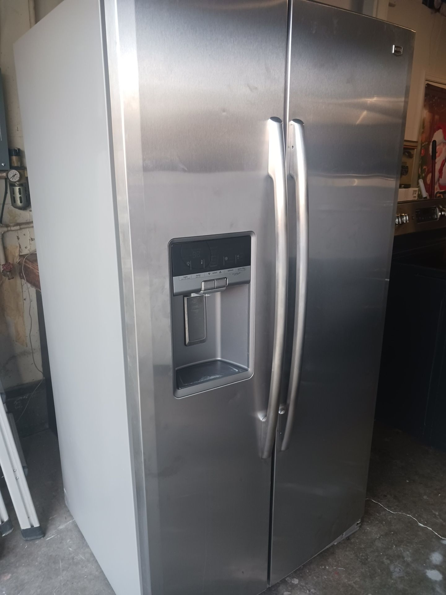 Ice Cold Refrigerator 