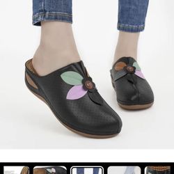 Néw Ecetana Womens Black Mule/Clogs With Flowers Size 42