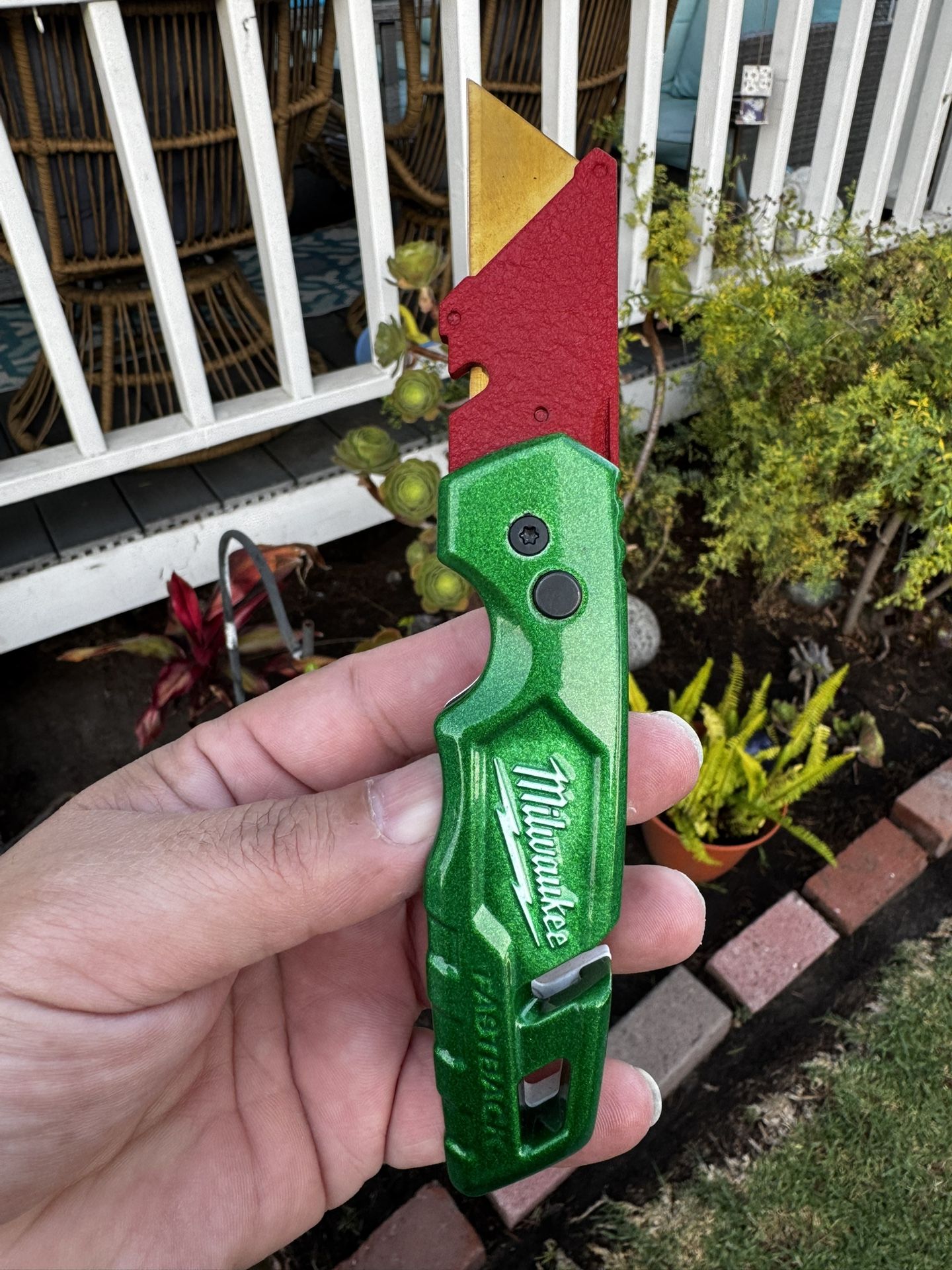 CUSTOM MILWAUKEE FASTBACK BOX CUTTER
