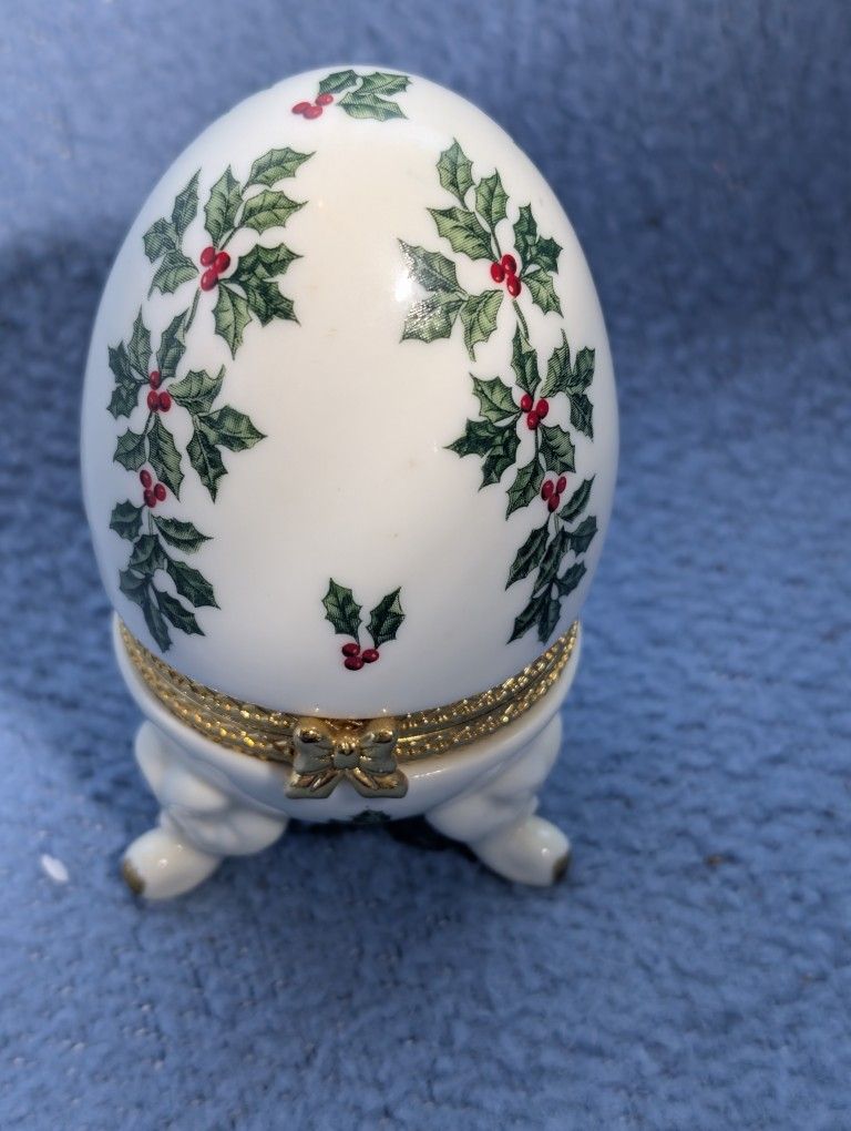 Formalities Bram Bros Vintage porcelain Holiday Egg