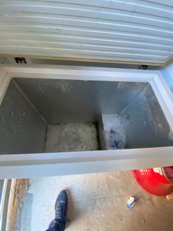Chest freezer