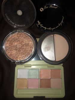 Highlights, concealer pallet and 2 brushes