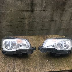2017 - 2018 Subaru Forester Halogen w/ LED DRL Headlight