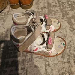 Girls Sandals, Real Leather, Size 5-6