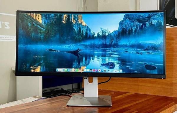 Dell 34” Curved Monitor, Model U3415WB