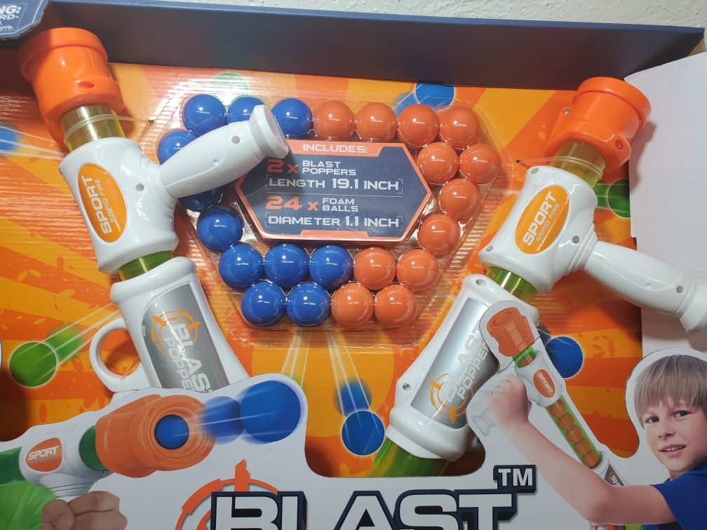 Large Blast Popper 2pc Set 💯
$16.99