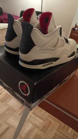 Air Jordan 4" FC" size 12.5
