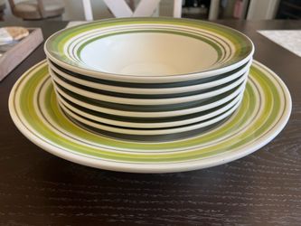 Crate & Barrel Verteli (Green) Jumbo 14" Pasta Serving Bowl with 6 bowls from Portugal