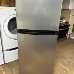 Refrigerator Danby 2 Months Warranty 