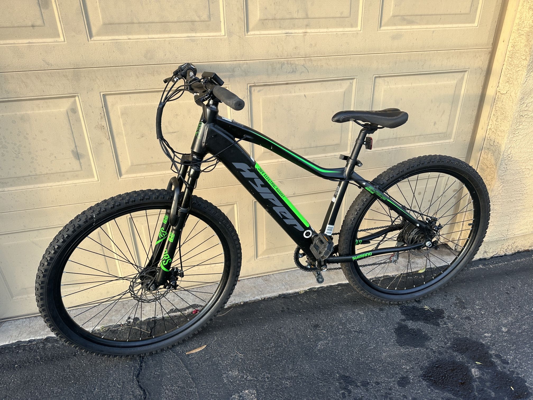 hyper-bicycles-e-ride-electric-pedal-assist-mountain-bike-29-wheels