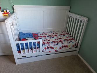 Graco 5-in-1 Convertible Bed