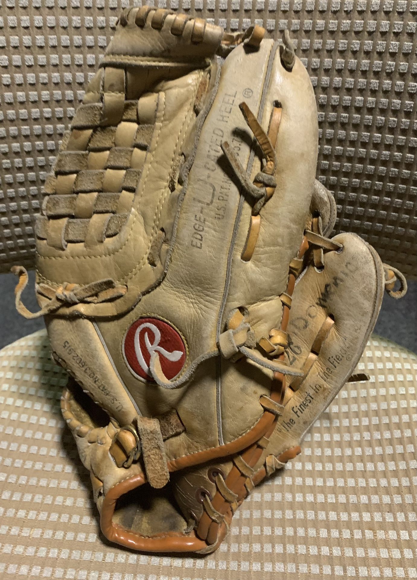 Rawlings 12” Robin Yount 8526 right hand throw baseball glove mitt - made in Korea 